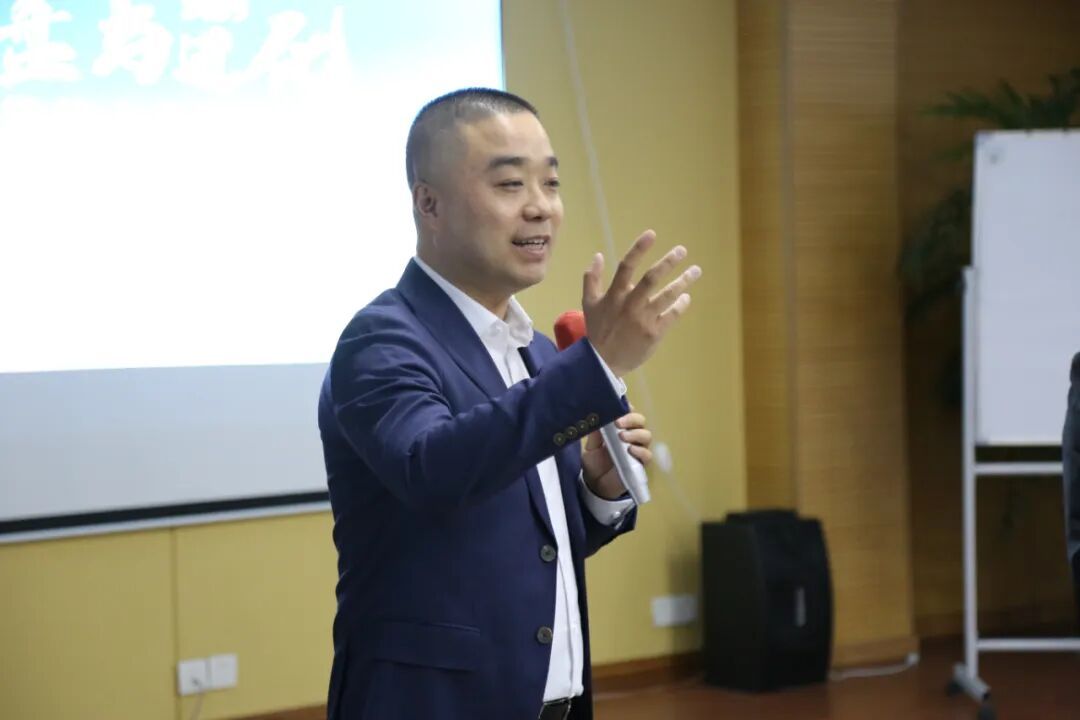 复盘与进化：解码人力资源新战略！