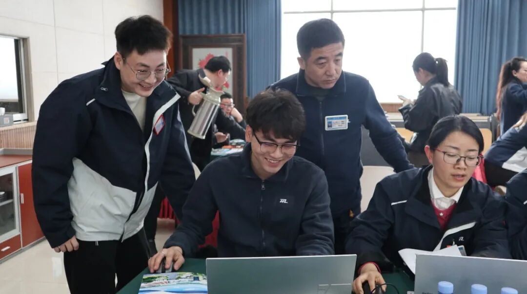 69cb285e561f4.jpg e92a5b7aed63409afcb66360546e0ab4.jpg